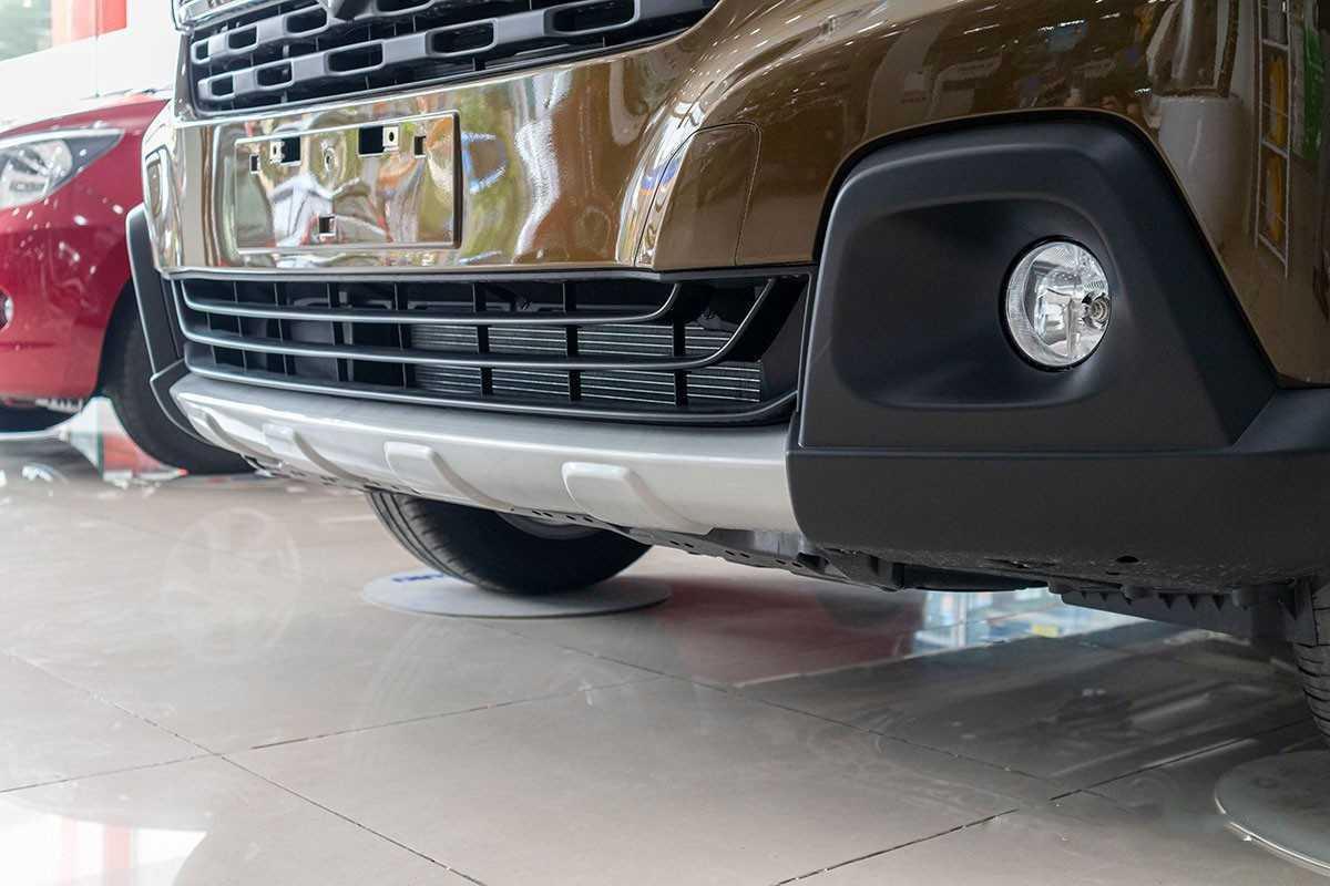 Lưới tản nhiệt và hệ thống đèn chiếu sáng được thiết kế liền khối mang đến sự liền mạch là một trong những điểm mang đến nét hài hoà cho phần đầu xe là nắp-pô