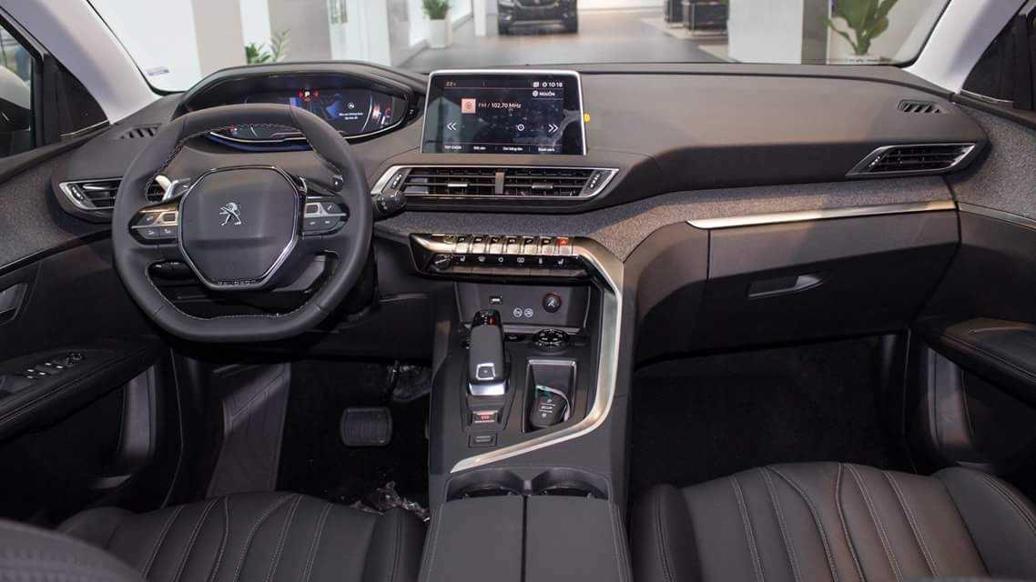 khoang lái Peugeot 3008 2020