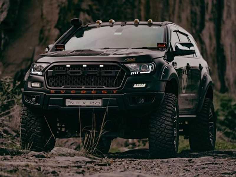 Ford Endeavour off-road
