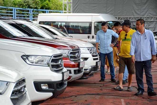 Bắt đầu từ 1/8, trao tặng hoặc bán xe ra ngoại tỉnh phải nộp lại biển số