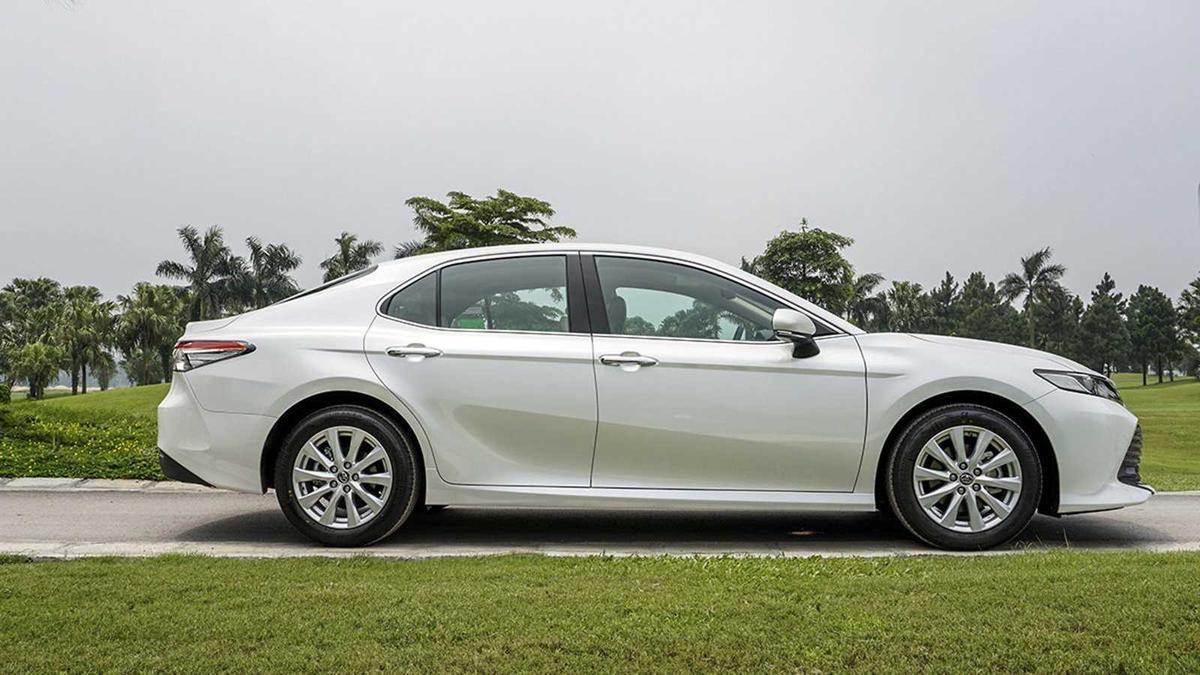 THÂN XE TOYOTA CAMRY 2020