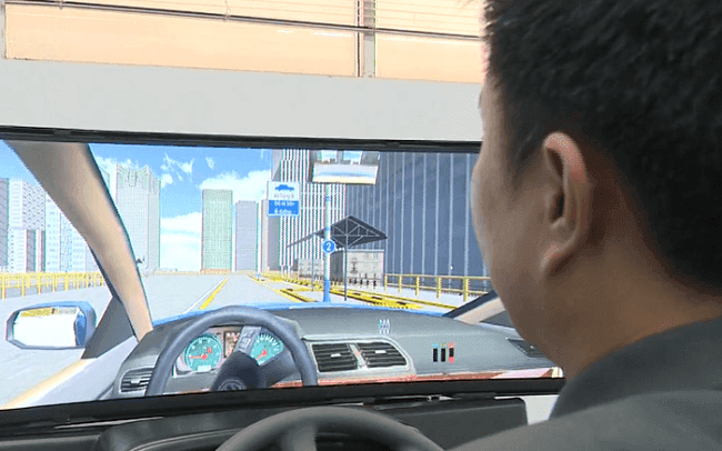 Học viên học trên phần mềm mô phỏng 3D