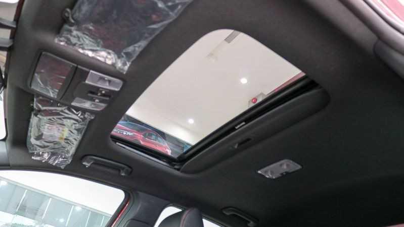 Tiện nghi xe Kia Cerato.