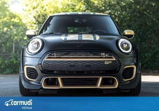 MINI John Cooper Works GP "hầm hố" với gói độ của Manhart