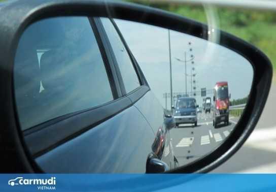 Mức phạt với lỗi vi phạm không nhường đường cho xe xin vượt