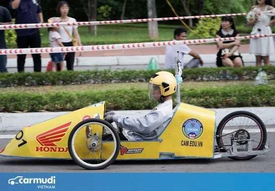 Sự sáng tạo và đa tài của sinh viên Việt Nam chế tạo thành công chiếc xe đi hơn 900 km cùng 1 lít xăng