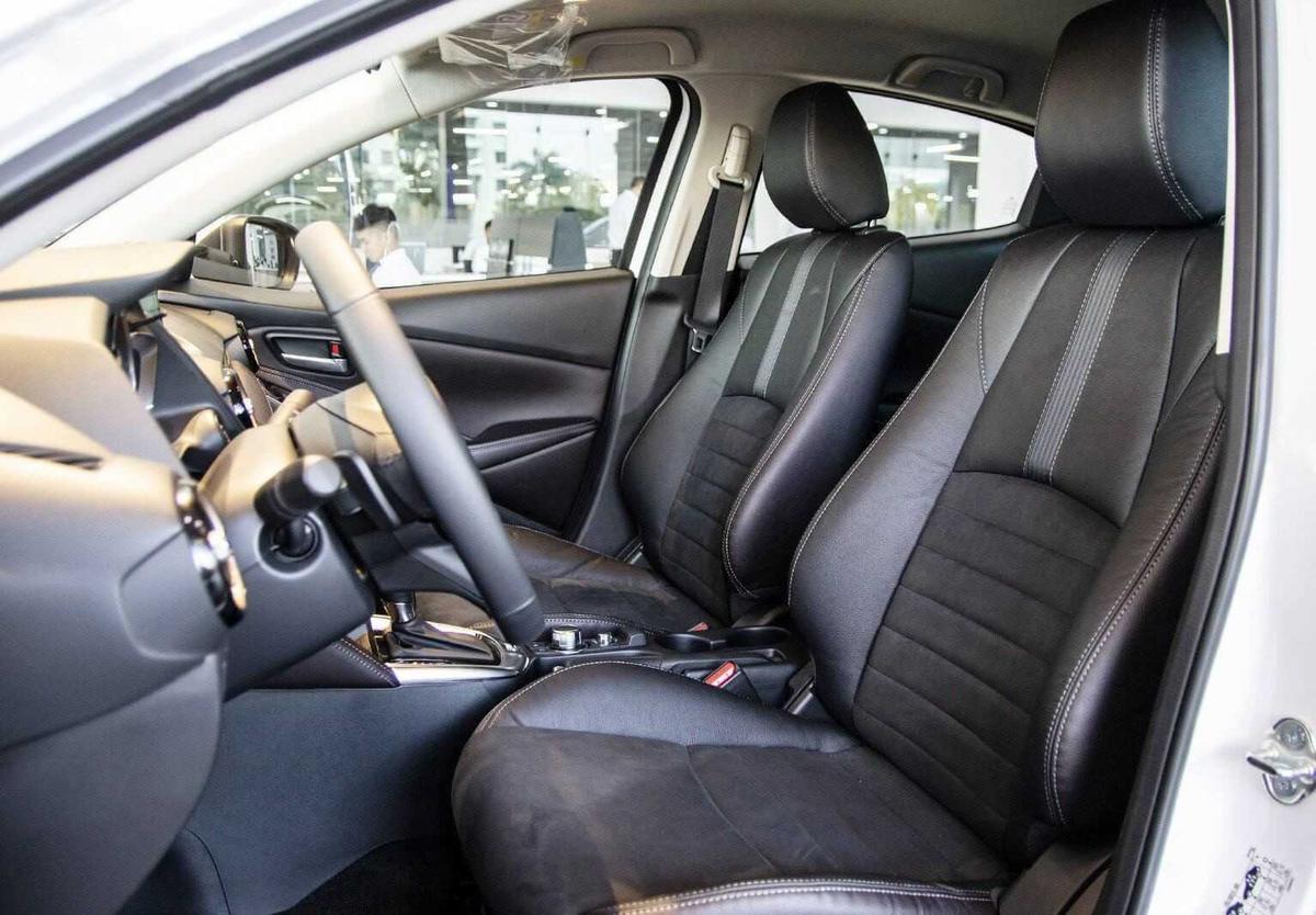 Ghế ngồi Mazda 2 2020
