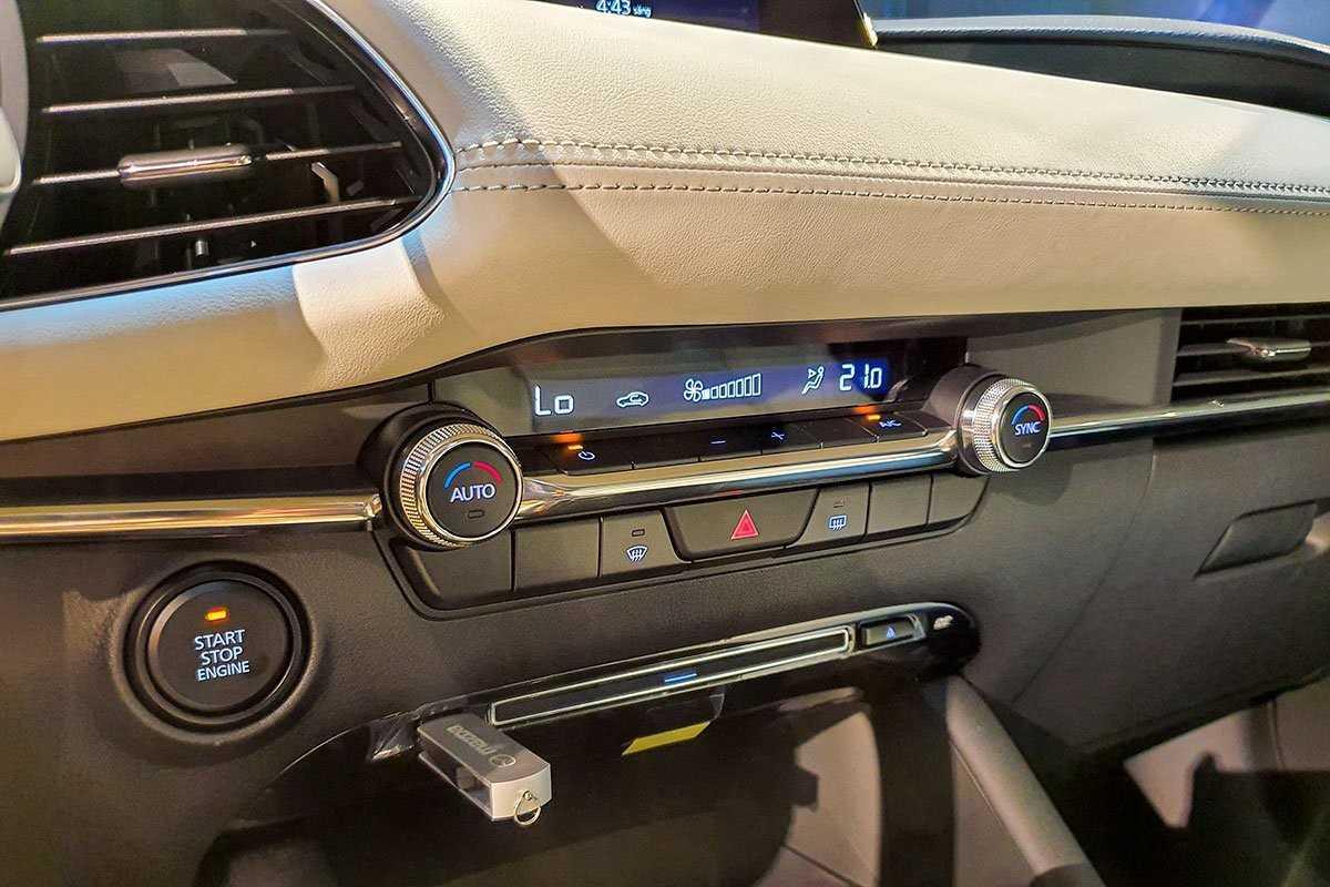 Tiện nghi xe Mazda 3 All New.