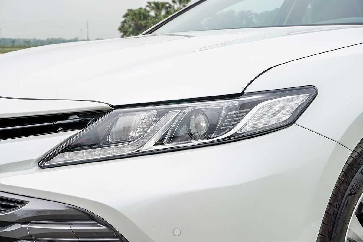 ĐỀN LED CỦA TOYOTA CAMRY 2020