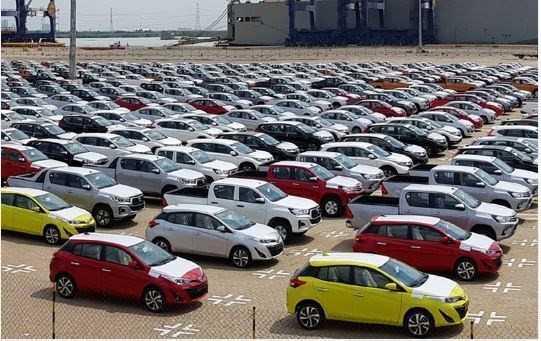 Xe nhập khẩu tỏ ra yếu thế tại thị trường Việt Nam