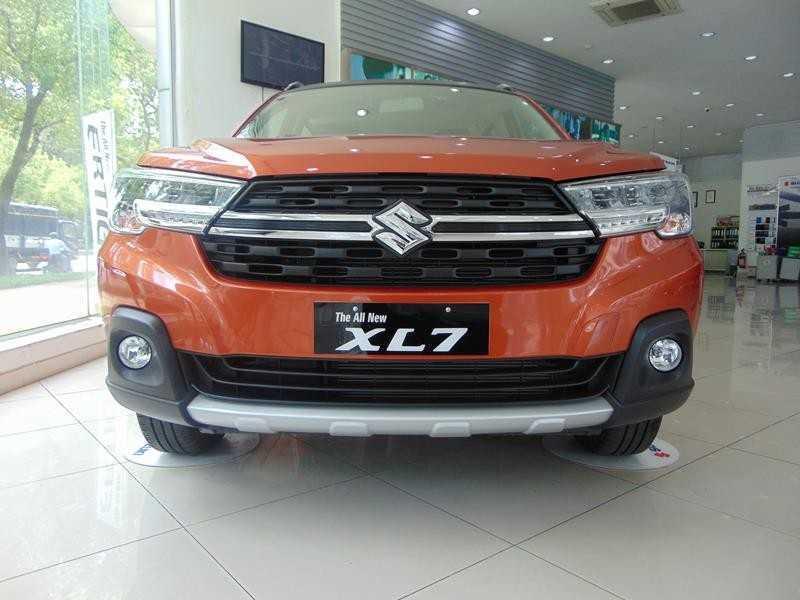 Suzuki XL7 2020