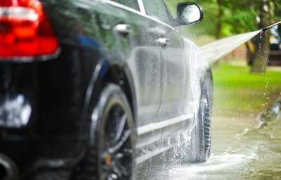 Đưa xế cưng đến các gara có uy tín để kỹ thuật viên có tay nghề để xử lý vết trầy xước