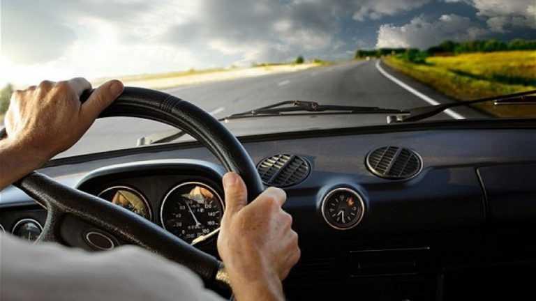 Cẩn thận với điểm mù, điểm chết của xe tải để lái xe an toàn