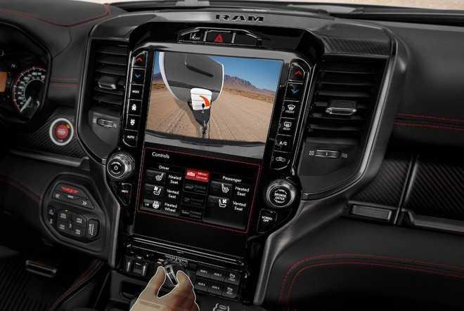 Nội thất Ram 1500 TRX 2021