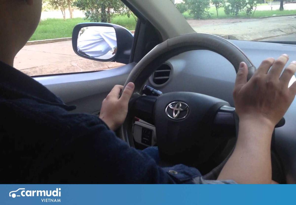 Kinh nghiệm canh đầu và đuôi xe tránh va chạm "chuẩn chỉnh" cho người mới lái