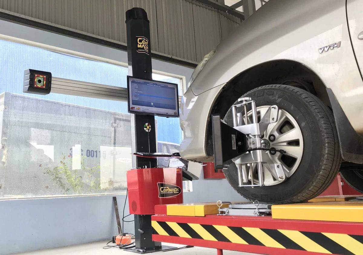 Lý do và thời điểm cần cân chỉnh thước lái ô tô