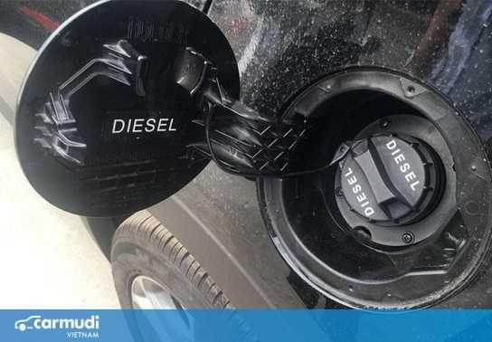 Làm gì khi lỡ tay đổ nhầm nhiên liệu trên ô tô?