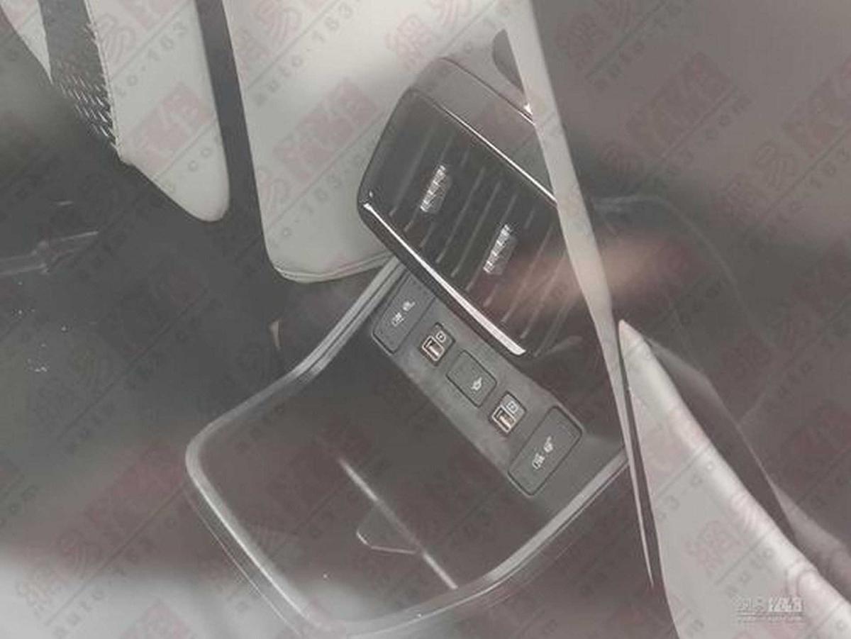 Nội thất Hyundai Custo