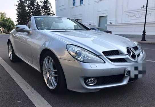 Mercedes SLK 2010 lừng lẫy một thời, nay chỉ bằng chiếc Mazda 3 mới