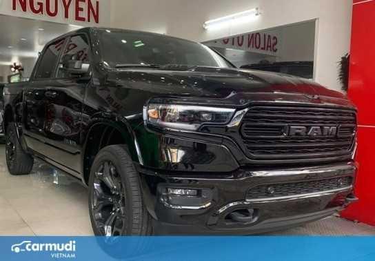 Chiêm ngưỡng chiếc Ram 1500 Limited Black Edition đầu tiên cập bến Việt Nam