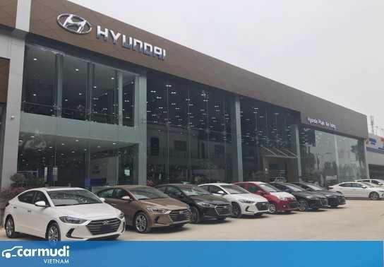 Tháng cô hồn, nhiều đại lý ô tô tung khuyến mại khủng, tặng cả gói "tiêm vắc-xin"