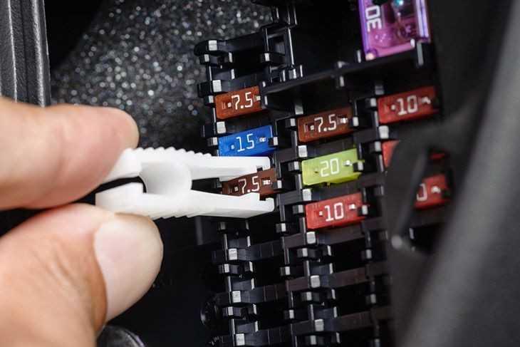 Mẹo xử lý nhanh khi cầu chì ô tô hư hỏng