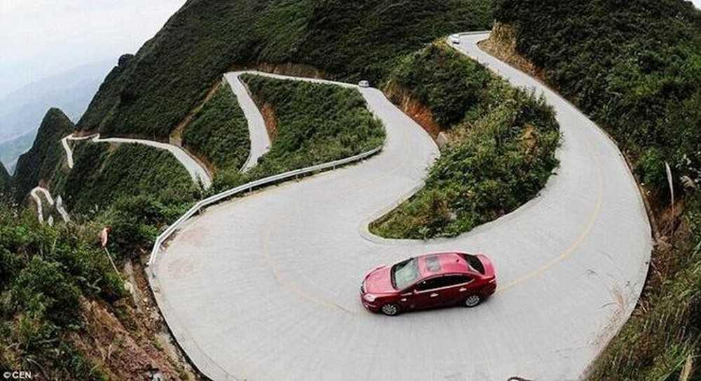 Lái xe ô tô trên đường đèo núi, bác tài cần lưu ý những gì?