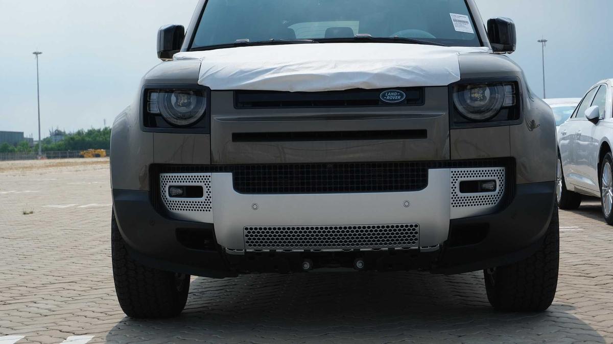 Land Rover Defender mới 