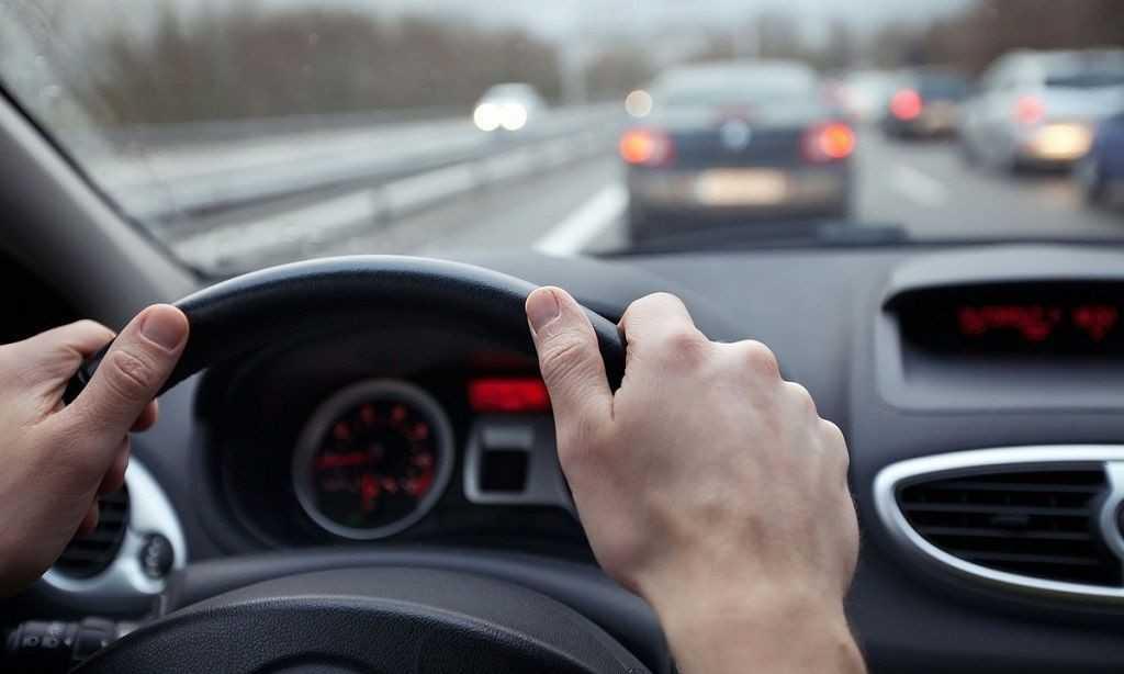 Rà phanh nếu thấy xe đi trước phanh gấp