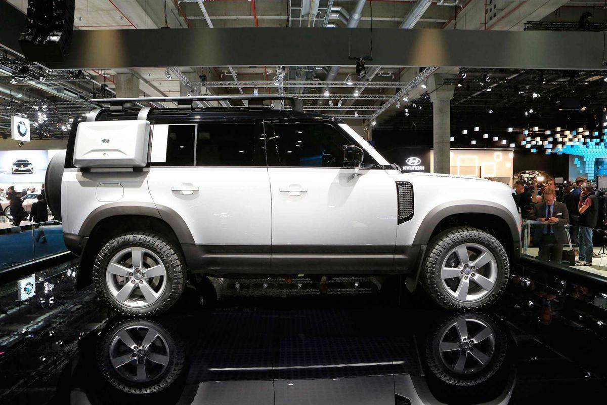 Land Rover Defender 2020
