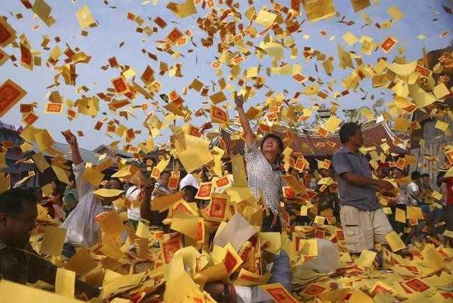 Mua xe trong tháng cô hồn - nên hay không?