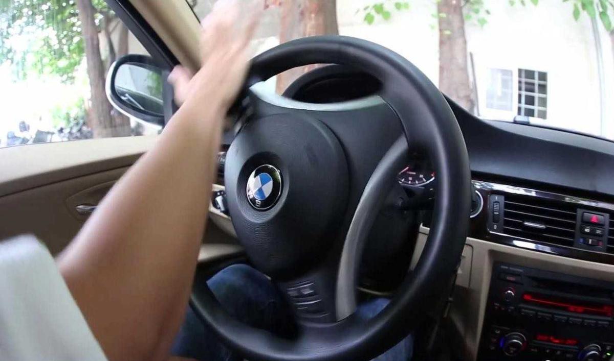 Đánh lái một tay