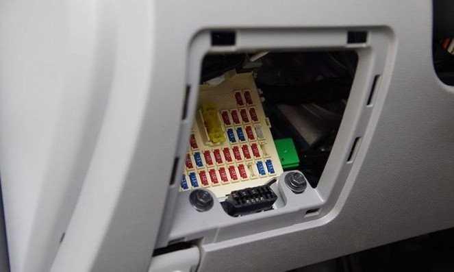 Mẹo xử lý nhanh khi cầu chì ô tô hư hỏng