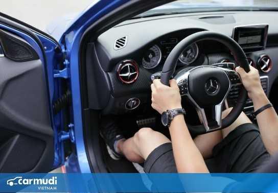 7 chú ý cực kì quan trọng cho tư thế lái ô tô an toàn