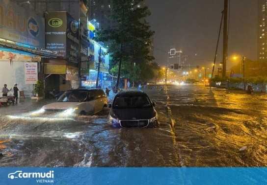 Thuỷ kích - khắc tinh mùa mưa bão của ô tô