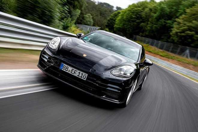Porsche Panamera 2021