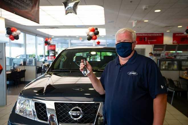 Ông Brian Murphy và Nissan Frontier 2020