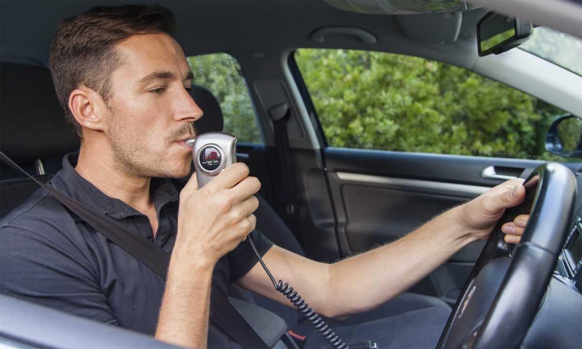 Trang bị thiết bị kiểm tra nồng độ cồn