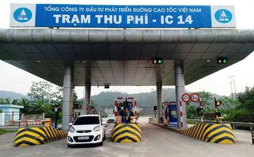 Phí sử dụng đường bộ chính thức giảm 30% cho ô tô