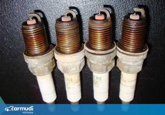 "Bắt mạch" 6 dấu hiệu bất thường hay gặp trên bugi