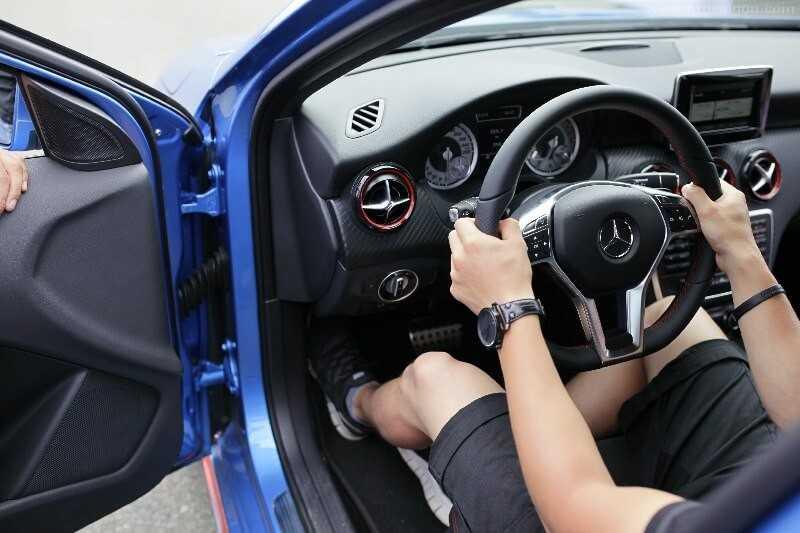 Tư thế ngồi xe an toàn