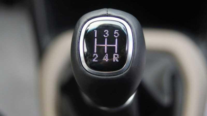 Lỗi khó vào số lùi Hyundai Grand i10