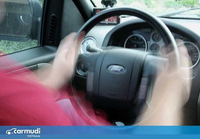 Bật mí 6 nguyên nhân khiến xe bị giật, rung lắc khi tăng tốc