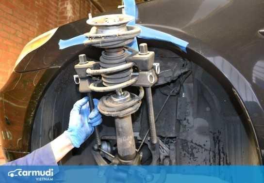 Những dấu hiệu nhận biết phuộc xe ô tô có vấn đề và cần thay sớm