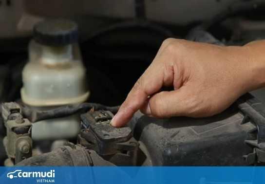 8 nguyên nhân khiến đèn cảnh báo động cơ phát sáng