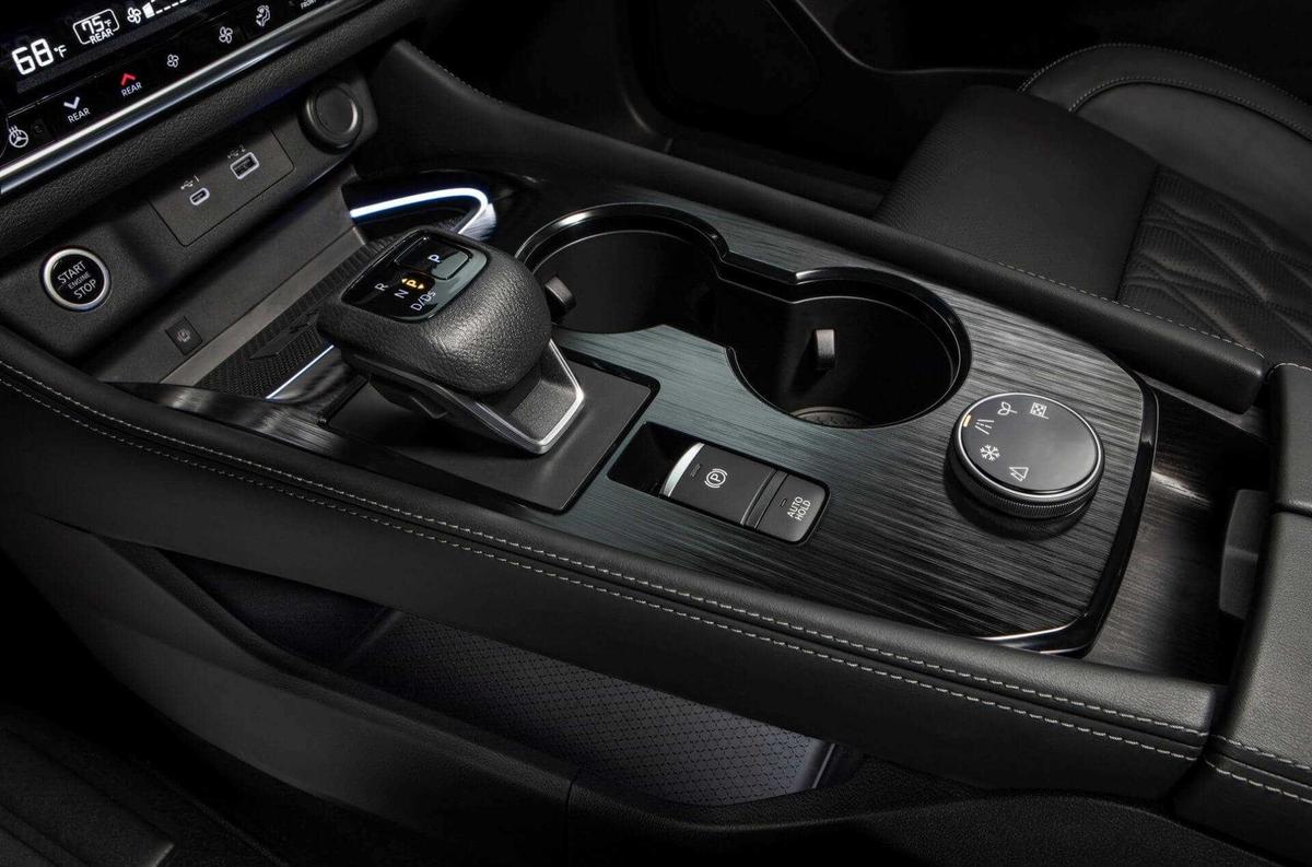 Nội thất Nissan Rogue 2021