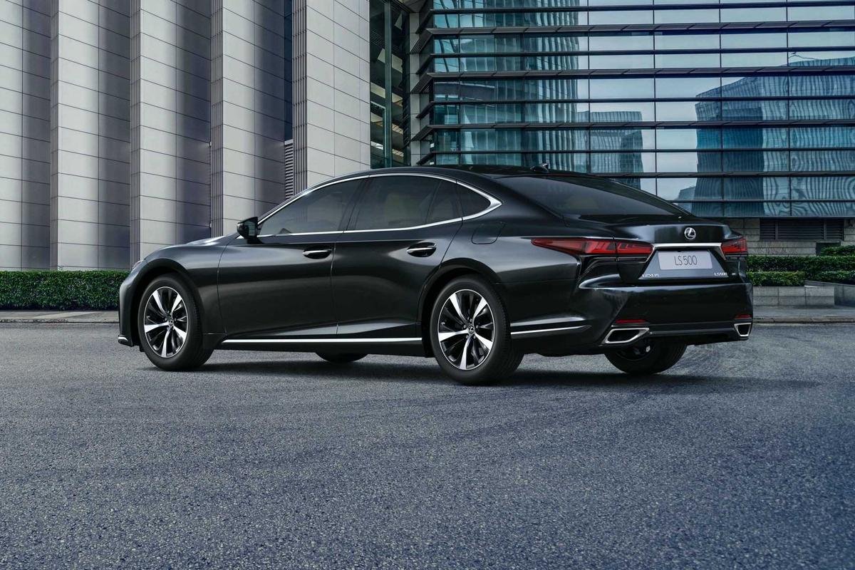 Lexus LS 2021