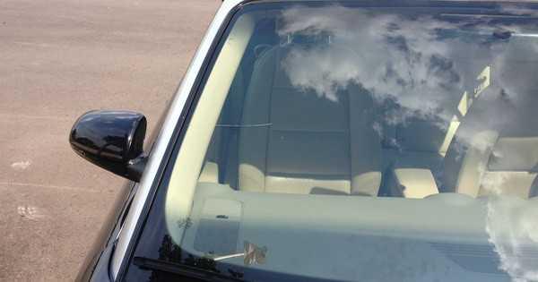 Bảo dưỡng kính chắn gió hàng ngày