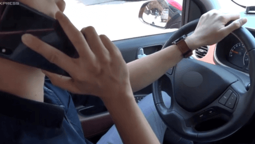 Đánh lái bằng một tay