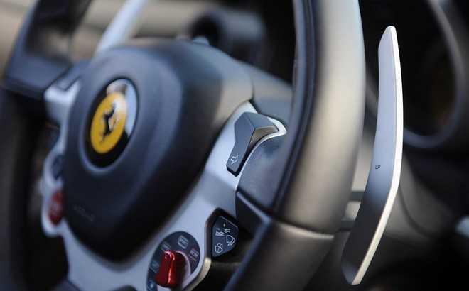 Khám phá những công dụng của lẫy chuyển số trên vô lăng